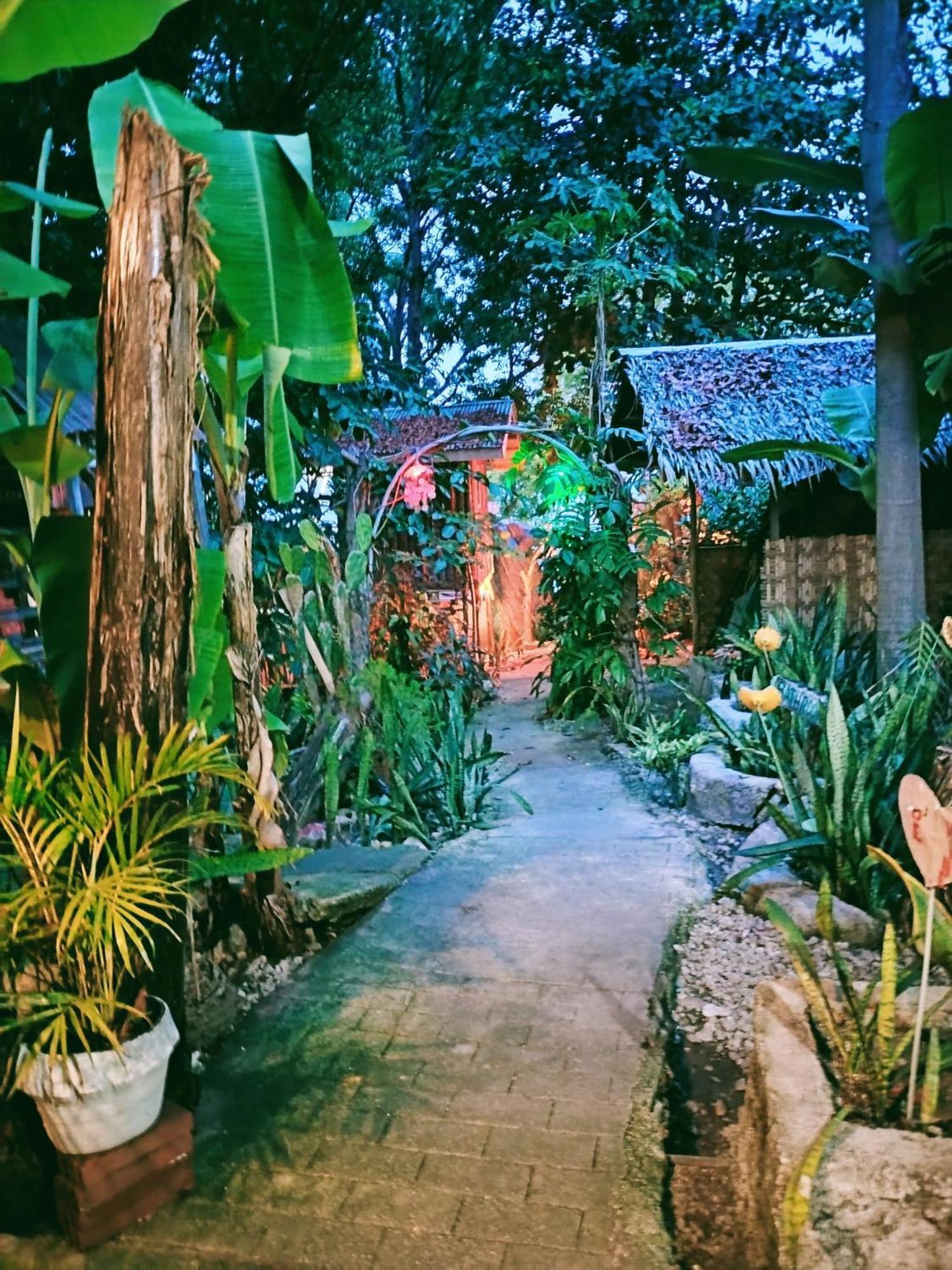 스테이 N 세이브 B&B 오슬롭 외부 사진